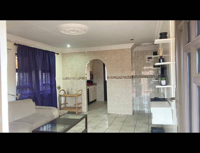 2 BEDROOM HOUSE TO LET IN MONTCLAIR